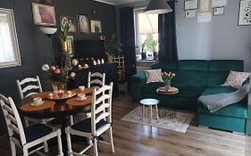 Atrakcyjny apartament z dużym ogrodem